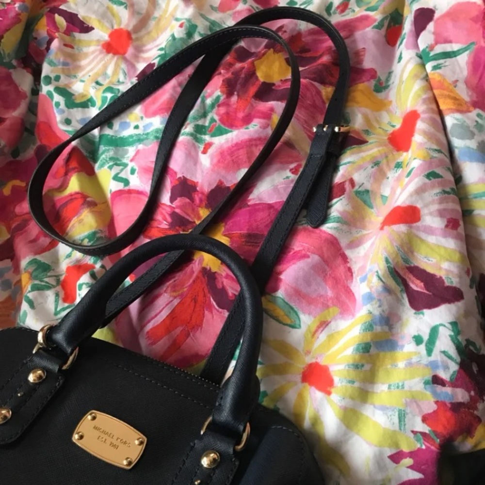 Michael Kors Satchel w/removable Strap